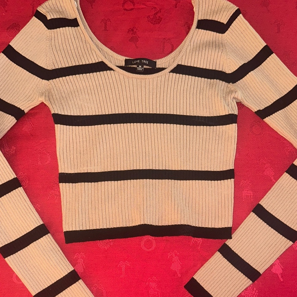 Love Tree Black and Cream Ribbed Crop Top - Picture 3 of 5